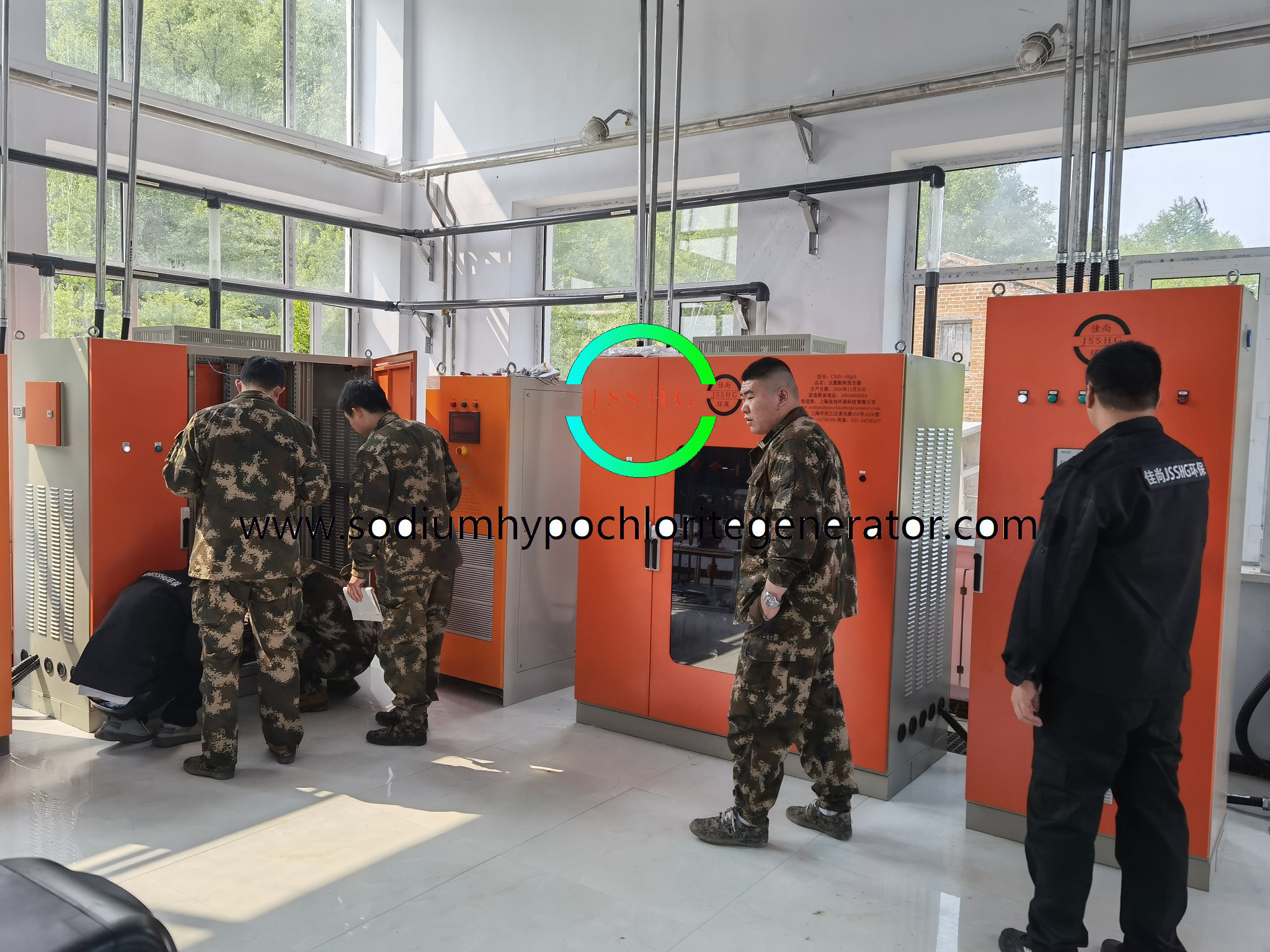 Large efficient sodium hypochlorite generator